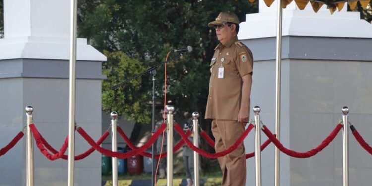 Gubernur Kalimantan Selatan, H Sahbirin Noor saat menjadi pembina apel gabungan ASN di lingkungan Pemprov Kalsel. 