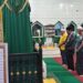 GUBERNUR Kalimantan Selatan H Sahbirin Noor saat melakukan ziarah ke Makam Syech Muhammad Arsyad Al Banjari atau Datu Kelampayan. 