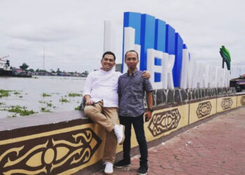 MUHAMMAD Rifqinizamy Karsayuda dan Mujiburrahman.