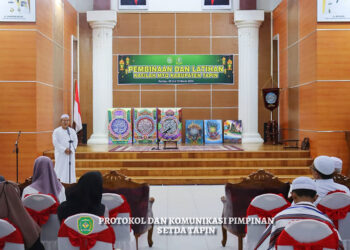 PJ Bupati Tapin M Syarifuddin MPd saat membuka kegiatan pelatihan dan pembinaan kafilah MTQ Kabupaten Tapin, Sabtu (9/3).