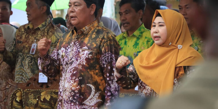 GUBERNUR Kalsel Sahbirin Noor sangat gigih mengendalikan inflasi di Banua hingga membuahkan hasil, yakni termasuk yang terendah di Indonesia. 