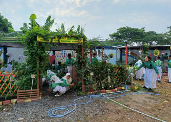 SUASANA siswa SDN Rantau Kiwa 1 saat melaksanakan pemeliharaan Tosa sebelum pelajaran di mulai.