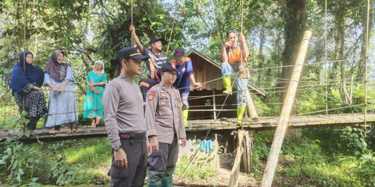 Petugas Gabungan Cari Seorang Remaja Tenggelam di Sungai