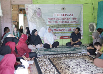 Wakil Ketua DPRD Provinsi Kalsel, Hj Mariana menggelar sosialisasi Peraturan Daerah (Perda) nomor 11 tahun 2018 tentang Pemberdayaan Perempuan dan Perlindungan Anak.