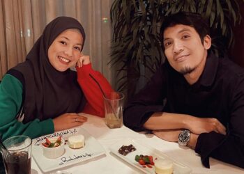 Natasha Rizky dan Desta rayakan anniversary.