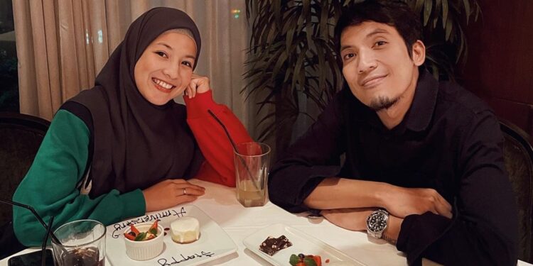 Natasha Rizky dan Desta rayakan anniversary.