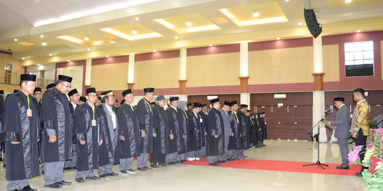 SUASANA pelantikan dan pengukuhan Dewan Hakim MTQ Nasional ke-35 tingkat Provinsi Kalsel, Sabtu (27/4).