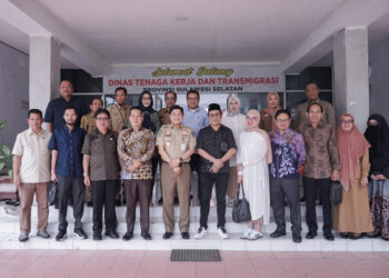 KOMISI IV DPRD Kalsel saat berkunjung ke Disnakertrans Sulsel