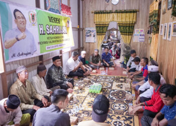 KETUA Komisi III DPRD Kalsel H Sahrujani saat menyerap aspirasi masyarakat Kabupaten HSU