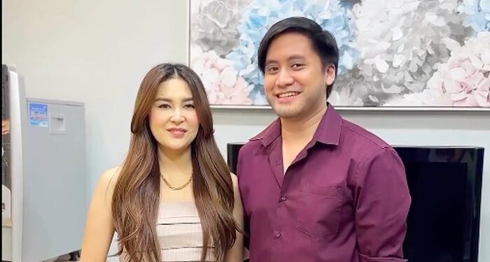 Kebersamaan Kevin Aprilio dengan istrinya.