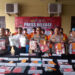 Kapolresta Banjarmasin Kombes Pol Sabana Atmojo didampingi Wakapolresta Banjarmasin AKBP Arwin Amrih Wientama, Kasat Resnarkoba Kompol Prawira Bala Putra Dewa saat press release di Samapta Polresta Banjarmasin.