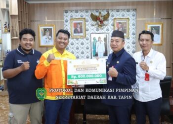 Pj Bupati Serahkan Bantuan untuk Tapin Art Festival