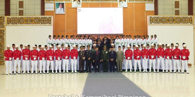 Pj Bupati Kukuhkan Paskibra Tapin