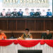 Gubernur Kalimantan Selatan, H Sahnirin Noor saat memimpin Rapat Koordinasi (Rakor) Kesiapsiagaan Bencana Karhutla dan Kekeringan Tahun 2024 bersama relawan di Gedung KH Idham Chalid, Perkantoran Gubernur Kalsel di Banjarbaru.