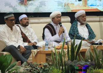 Staf Ahli Gubernur Bidang Ekonomi dan Pembangunan, Agus Dyan Nur (dua dari kiri) saat menghadiri Green seminar yang diselenggarakan Kantor Perwakilan Bank Indonesia Provinsi Kalsel.