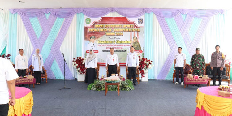 PJ Bupati Tapin M Syarifuddin saat menghadiri rakor APDESI Kabupaten Tapin bersama para kepala desa, Rabu (11/9).