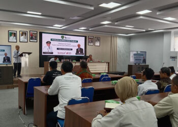 SEKDA Tapin H Sufiansyah saat membuka FKP yang dilaksanakan Bapenda Tapin, rabu (16/10).