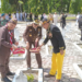 Sekdaprov Kalimantan Selatan, Roy Rizali Anwar saat melakukan tabur bunga di Taman Makam Pahlawan (TMP) Bumi Kencana Banjarbaru dalam rangkaian Hari Pahlawan tahun 2024