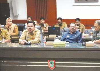 Sekdaprov Kalimantan Selatan, Roy Rizali Anwar ketika menerima audensi Tim Pengkaji Mabesad dengan Pemerintah Provinsi (Pemprov) Kalsel tentang rencana peningkatan Korem 101/Antasari menjadi Kodam di Kalsel
