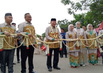 Penandatanganan Prasasti Hiasi Puncak Harjad Tapin