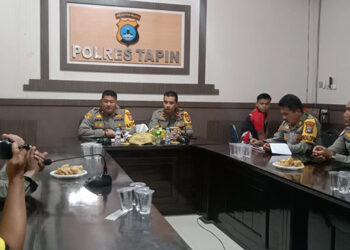 KAPOLRES Tapin AKBP Jimmy Kurniawan saat press conference akhir tahun bersama awak media, Jumat (27/12).