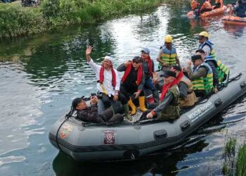 Gubernur Muhidin Bantu Korban Banjir Batola