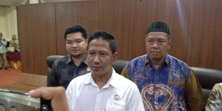 KETUA DPRD Tapin H Achmad Riduan Syah.