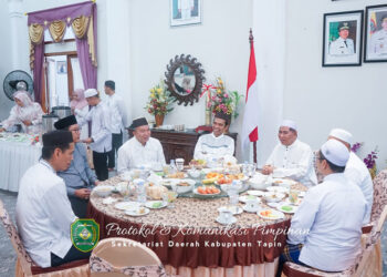 PJ Bupati Tapin M Syarifuddin saat ramah tamah bersama Ustadz Abdul Somad beserta ulama dan pejabat di Kabupaten Tapin.