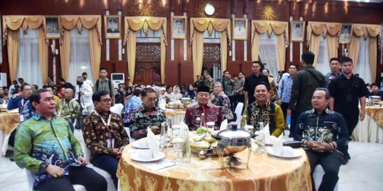 Gubernur Apresiasi Dan Bangga Pada Roy Rizali Anwar