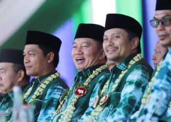 Gubernur Kalimantan Selatan, H Muhidin bersama Wakil Gubernur, H Hasnuryadi Sulaiman dan Pj Sekdaprov Kalsel, Muhammad Syarifuddin beri contoh kebersamaan hadir menghadiri acara