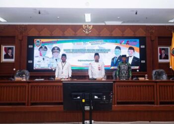 Kepala Biro Kesra Setdaprov Kalimantan Selatan, H Fatkhan (tengah) saat menghadiri pembukaan Rapat Koordinasi (Rakor) Bidang Keagamaan Tahun 2025 di Ruang Rapat H Maksit, Kantor Setdaprov Kalsel, di Banjarbaru