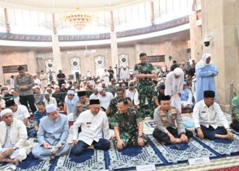 12 Rabiul Awal, Gubernur Sholat Jumat Bersama Forkopimda