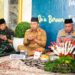 Sekdaprov Kalimantan Selatan, HM Syarifuddin (tengah) saat menghadiri peringatan Maulid Nabi Muhammad SAW di Mapolda Kalsel di Banjarbaru, tampak sisi kanan Kapolda Kalsel, Irjen Pol Rosyanto Yudha Hermawan dan sisi kiri Danrem 101 Antasari, Brigjen TNI Ilham Yunus
