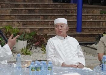 Gubernur Kalimantan Selatan, H Muhidin saat menerima kunjungan Pangdam XXII Tambun Bungai, Mayjen TNI Zainal Arifin, di Banjarmasin