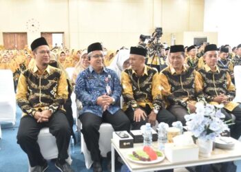 Plh Sekdaprov Kalimantan Selatan, Ariadi Noor saat menghadiri Milad ke-32 Yayasan Ukhuwah Kalimantan Selatan