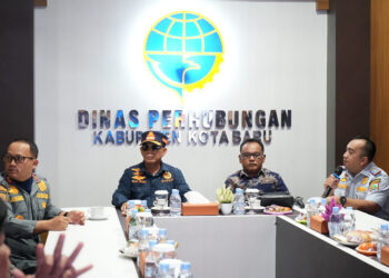 BUPATI Kotabaru H Muhammad Rusli saat kunjungan kerja ke dishub setempat, Selasa (4/11).