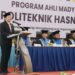 Wakil Gubernur (Wagub) Kalimantan Selatan, H Hasnuryadi Sulaiman saat menyampaikan sambutan pada Wisuda XI Politeknis Hasnur Program Ahli Madya tahun akademik 2024/2025 Politeknis Hasnur, di Banjarmasin