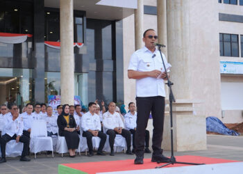 WABUP Kotabaru Syairi Mukhlis menyampaikan sambutan saat Pengangkatan PPPK Paruh Waktu, Rabu (26/11).