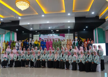 PENGURUS DPD KICI Kabupaten Kotabaru Periode Tahun 2025-2027 berfoto bersama usai pengukuhan di Gedung Paris Barantai, Kamis (27/11).