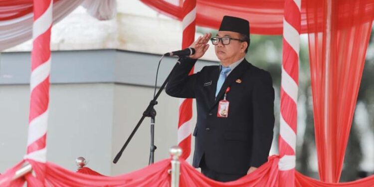 Sekdaprov Kalimantan Selatan, Hm Syarifuddin saat menjadi pembina upacara peringatan Hari Bela Negara ke-77 tahun 2025 di lingkungan Pemprov Kalsel