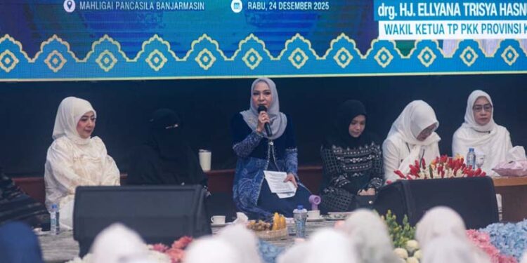 Ketua Tim Penggerak PKK Provinsi Kalimantan Selatan, Hj Fathul Jannah Muhidin saat menyampaikan sambutan pada peringatan Isra Mi’raj Nabi Muhammad SAW 1447 hijriyah di Gedung Mahligai Pancasila Banjarmasin