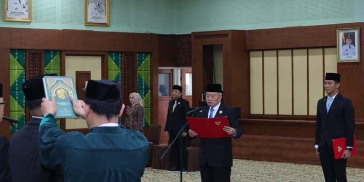 Gubernur H Muhidin Lantik 11 Pejabat Tinggi Pratama