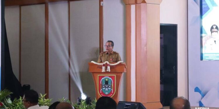 Sekdaprov Kalimantan Selatan, H Syarifuddin saat menyampaikan sambutan dan sekaligus membuka forum konsultasi publik (FKP) dalam rangka penyusunan rencana kerja pemerintah daerah (RKPD) Provinsi Kalsel tahun 2027