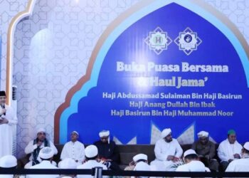WAKIL Gubernur (Wagub) Kalimantan Selatan, H Hasnuryadi Sulaiman saat menyampaikan sambutan pada buka puasa, haul jama dan sekaligus syukuran 1 kepemimpinan Muhidin-Hasnur sebagai Gubernur dan Wakil Gubernur Kalsel.