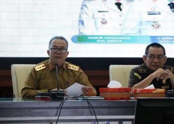 Sekdaprov Kalimantan Selatan, HM Syarifuddin saat memimpin rapat koordinasi (Rakor) dalam rangka percepatan penyelesaian tindak lanjut rekomendasi hasil pemeriksaan oleh Badan Pemeriksa Keuangan (BPK) RI Perwakilan Provinsi Kalsel