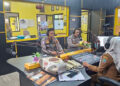 KANIT Kamsel Satlantas Polres Kotabaru Ipda Wahyu Bagus Pratama saat memberikan sosialisasi tertib berlalu lintas di Radio Gema Saijaan 102 FM dalam program Hallo Kotabaru, Selasa (24/2).