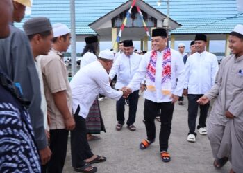 SEKDA Kotabaru H Eka Saprudin saat menghadiri safari ramadhan di Desa Pantai, Kecamatan Kelumpang Selatan, Jumat (6/3).