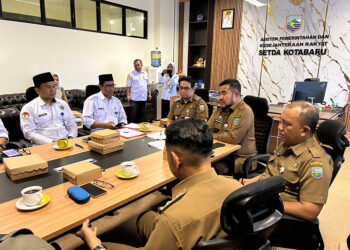 PEMKAB Kotabaru saat membahas kesiapan keberangkatan jamaah haji, Senin (6/4).