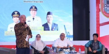 Gubernur Kalimantan Selatan, H Muhidin saat menyampaikan sambutan padaHigh Level Meeting (HLM) transformasi Ekonomi dalam rangka mencapai pertumbuhan ekonomi Kalsel 8,1 persen