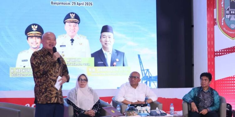 Gubernur Kalimantan Selatan, H Muhidin saat menyampaikan sambutan padaHigh Level Meeting (HLM) transformasi Ekonomi dalam rangka mencapai pertumbuhan ekonomi Kalsel 8,1 persen